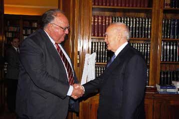 Δεν βοηθούν τα συλλαλητήρια, λέει ο Θ.Πάγκαλος για το θέμα της ΠΓΔΜ