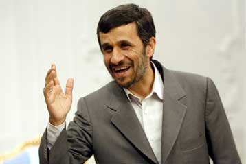 Επίσκεψη Αχμαντινετζάντ στο Ιράκ μετά από τρείς δεκαετίες εχθρότητας