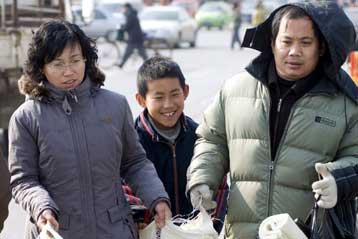 Χαλάρωση του κανόνα «ένα παιδί ανά οικογένεια» σχεδιάζει η Κίνα