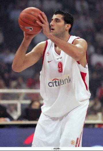 Στην 12άδα του Γιαννάκη, Παπαμακάριος και Μπουρούσης