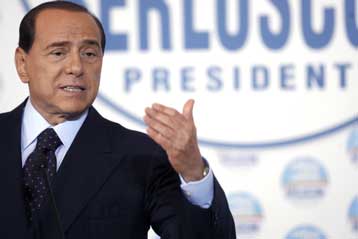 Τέλος στην τρομοκρατία των φόρων υπόσχεται να βάλει ο Σίλβιο Μπερλουσκόνι