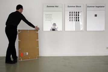 Έκλεισε γκαλερί στο Βερολίνο για έργο που σατίριζε την μουσουλμανική θρησκεία