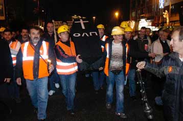 Για ποινικοποίηση των κινητοποιήσεων τους καταγγέλουν οι εργαζόμενοι τη διοίκηση του ΟΛΠ