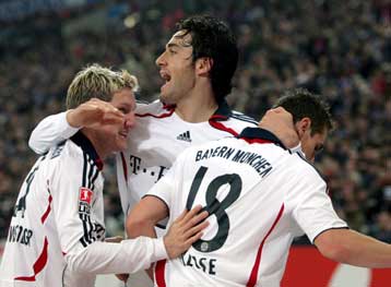 H Mπάγερν πήρε το ντέρμπι από τη Σάλκε και κράτησε τη διαφορά