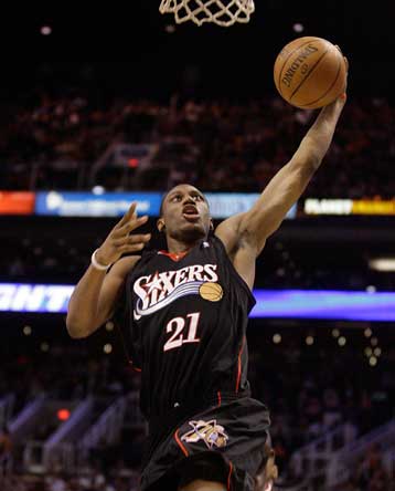 Νίκη των 76ers επί των Σανς μέσα στο φοινιξ με 119-114