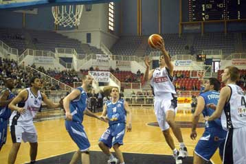 «Αγκάλιασε» την τρίτη θέση ο Αρης, νίκες ξανά για ΠΑΟΚ και Πανελλήνιο