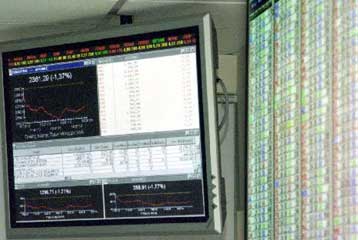 Απώλειες περίπου 2% στο Χρηματιστήριο έπειτα από τη σχεδόν τετράωρη διακοπή