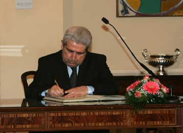 Τέλη Μαρτίου η συνάντηση Χριστόφια-Ταλάτ, σύμφωνα με εκπρόσωπο του ΟΗΕ