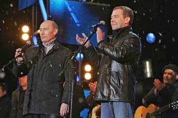 «Συγκρατημένη» υποδοχή της Δύσης στον θριαμβευτή Ντμίτρι Μεντβέντεφ