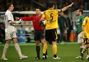 Παραπομπή μόνο για Σπάθα και όχι για Παμπορίδη