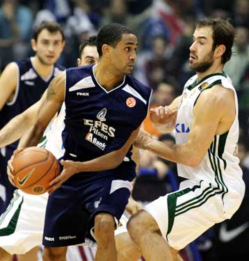 Παρελθόν οι Νίκολας, Γουντς και Ράιτ από την Εφές