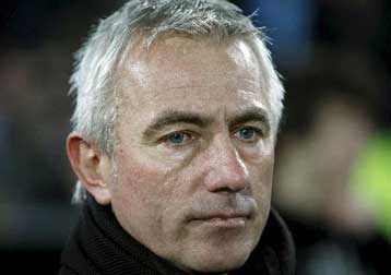 Στον Φαν Μάρβικ θα δώσει ο Φαν Μπάστεν τη σκυτάλη μετά το Euro 2008