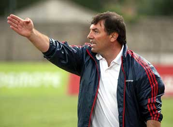 Τεννές και Χατζάρας συγκεντρώνουν την προτίμηση της διοίκησης του Λεβαδειακού