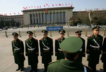 Αντιδρούν οι ΗΠΑ στην απόφαση του Πεκίνου να αυξήσει τις στρατιωτικές δαπάνες