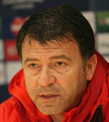 Ρεαλισμός αλλά και αισιοδοξία από τον Λεμονή για τη ρεβάνς του «Στάμφορντ Μπριτζ»