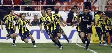 Ο Βολκάν κατέβασε τα… ρολά και έστειλε τη Φενέρμπαχτσε στην οκτάδα