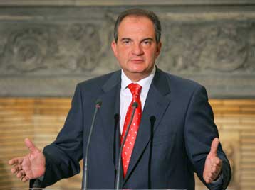 Το τελειωτικό χτύπημα στο Ασφαλιστικό κατάφερε ο Κ.Καραμανλής, λέει η Αντιπολίτευση