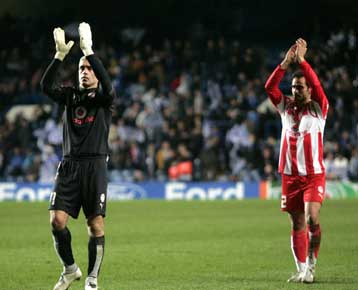 Πικρό φινάλε στην ευρωπαϊκή πορεία του Ολυμπιακού με «τριάρα» στο Λονδίνο