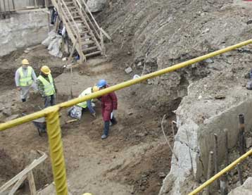 Οι ανασκαφές του μετρό στη Θεσσαλονίκη φέρνουν στο φως αρχαίες ταφές