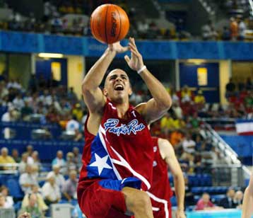 Πρώτα συμβόλαιο στο ΝΒΑ και μετά το Πουέρτο Ρίκο, λένε Αρόγιο και Μπαρέα