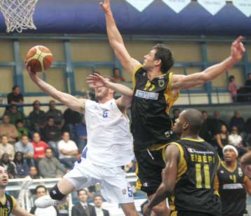 Ο Πανελλήνιος φοβήθηκε μήπως χάσει την πτήση για… Κυψέλη σύμφωνα με την ΑΕΚ