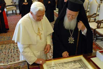 Συνάντηση του Πάπα Βενέδικτου ΙΣτ με τον Οικουμενικό Πατριάρχη Βαρθολομαίο στη Ρώμη