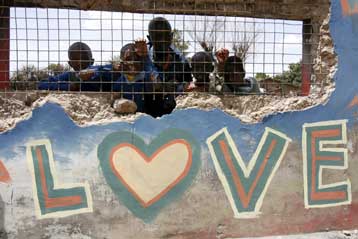 Στους συγγενείς τους επιστρέφουν τα 103 «ορφανά» του Τσαντ