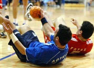 Μετά το Κύπελλο και στο πρωτάθλημα ντέρμπι για τον Δούκα