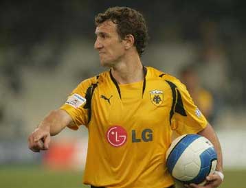 Ανοιχτή η υπόθεση τίτλος για τον Αρουαμπαρένα