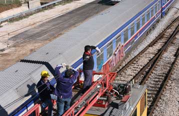 Εκτροχιασμός τρένου στη Λάρισα με 28 τραυματίες