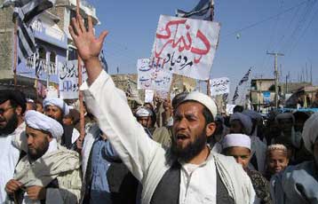 Στους δρόμους έβγαλε χιλιάδες Αφγανούς η αναδημοσίευση σκίτσων του προφήτη Μωάμεθ