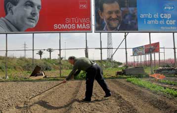 Σε βαρύ κλίμα προσέρχονται στις κάλπες την Κυριακή οι Ισπανοί