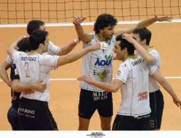 Η ΕΑΠ επικράτησε του Ολυμπιακού και φλερτάρει με την τρίτη θέση