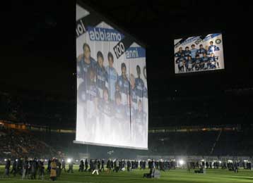 «Καθάρισε» με τη Ρετζίνα η Ίντερ στα γενέθλιά της και σκέφτεται τη Λίβερπουλ