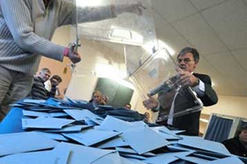 Απώλειες για την κεντροδεξιά του Σαρκοζί στις γαλλικές δημοτικές εκλογές