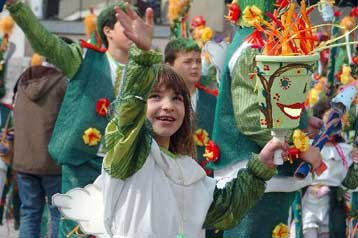 Με χορό, τραγούδι και ξεφάντωμα έπεσε η αυλαία της φετινής Αποκριάς