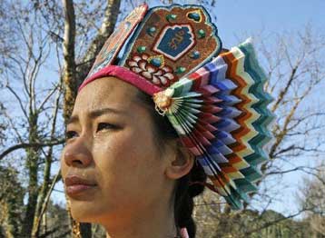 Θιβετιανοί άναψαν δάδα έξω από την Αρχαία Ολυμπία αντιδρώντας στην κινεζική κυριαρχία