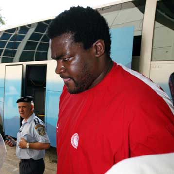 Τη συμπαράσταση του Ολυμπιακού εξέφρασε ο Τόμιτς στον Σχορτσιανίτη