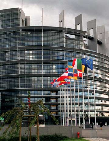 Ενίσχυση των εξουσιών του ΕΚ