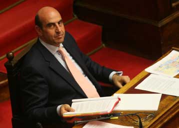 Ονομαστική ψηφοφορία για τη σύμβαση παραχώρησης των λιμανιών ζήτησε το ΠΑΣΟΚ