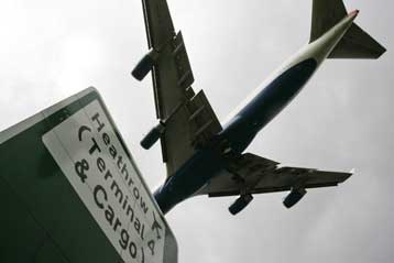 Σε συναγερμό το Χίθροου από την εισβολή άνδρα στον διάδρομο προσγείωσης