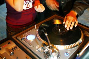 Πικάπ USB για την ψηφιοποίηση δίσκων παρουσίασε η Sony