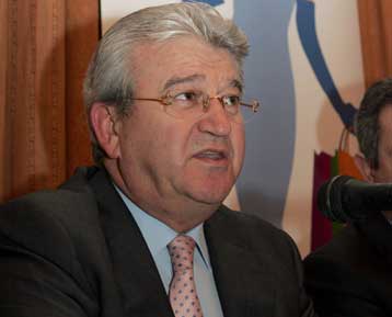 Η αισχροκέρδεια θα εκλείψει με πλήρη εφαρμογή των 41 μέτρων, βεβαιώνει ο Χρ.Φώλιας