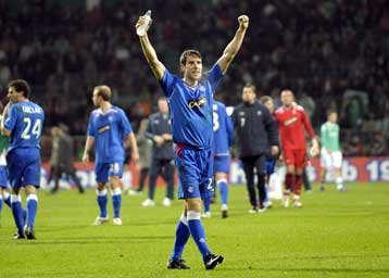 Με αρκετό άγχος πέρασαν στους «8» Ρέιντζερς και Σπόρτινγκ