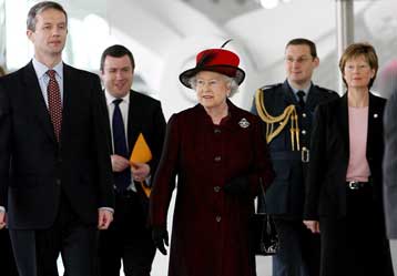 Εγκαίνια για τον αμφιλεγόμενο νέο αεροσταθμό του βρετανικού Χίθροου