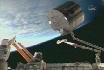 Ολοκληρώθηκε ο πρώτος διαστημικός περίπατος της αποστολής του Endeavour