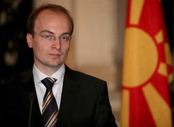 Για «εθνικιστικές θέσεις» κατηγορεί τώρα την Αθήνα ο ΥΠΕΞ της ΠΓΔΜ