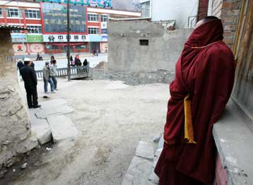 Σκιές στην «ολυμπιακή» Κίνα ρίχνουν οι πολύνεκρες ταραχές στο Θιβέτ