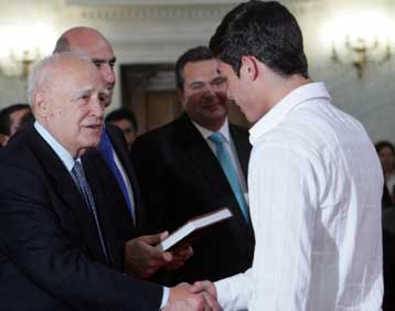 Τους άριστους μαθητές, σπουδαστές και αθλητές του Αιγαίου βράβευσε ο Κ.Παπούλιας