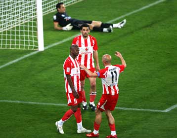 Νίκησε με γκρίνιες ο Ολυμπιακός, ανάσανε ο Εργοτέλης, Αστέρας έλαμψε στην Τούμπα